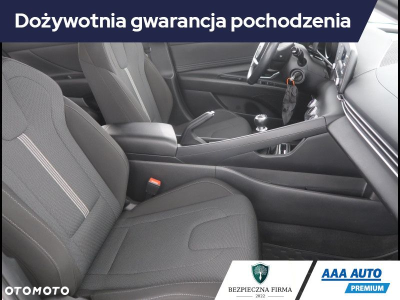 Hyundai Elantra - 10