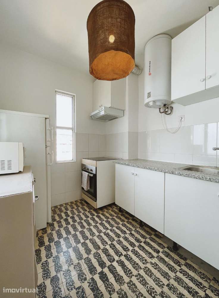 Quarto - localizado em Santo Ildefonso Porto - Grande imagem: 3/13