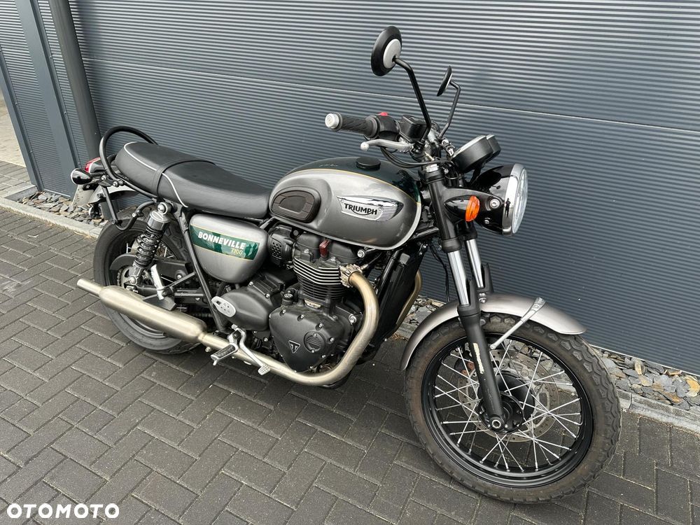 Triumph Bonneville - 6