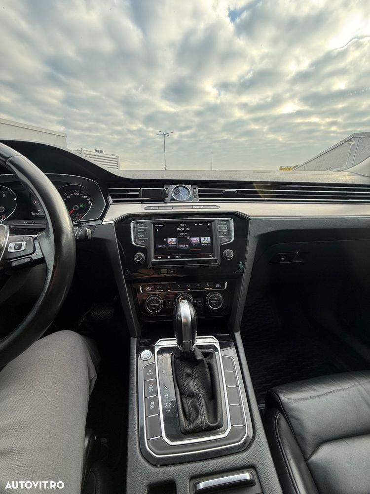 Volkswagen Passat Variant 2.0 TDI DSG 4Motion Highline - 14