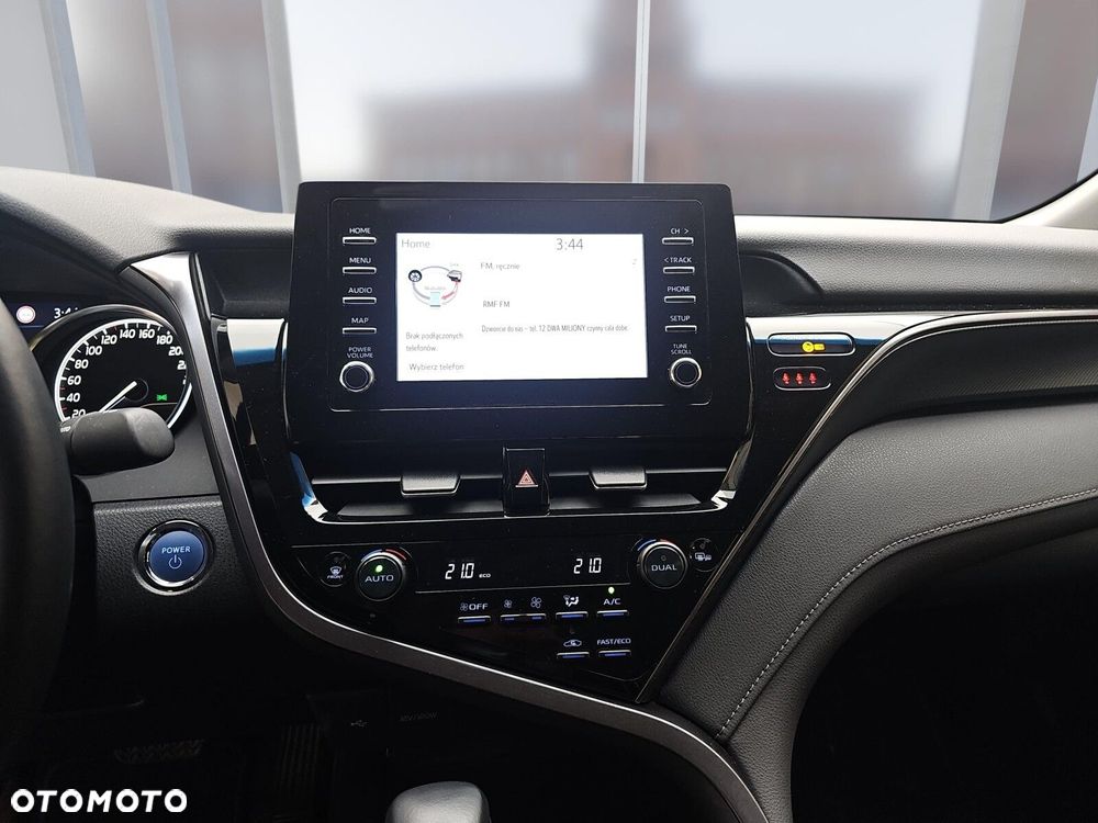 Toyota Camry 2.5 Hybrid Comfort CVT - 17