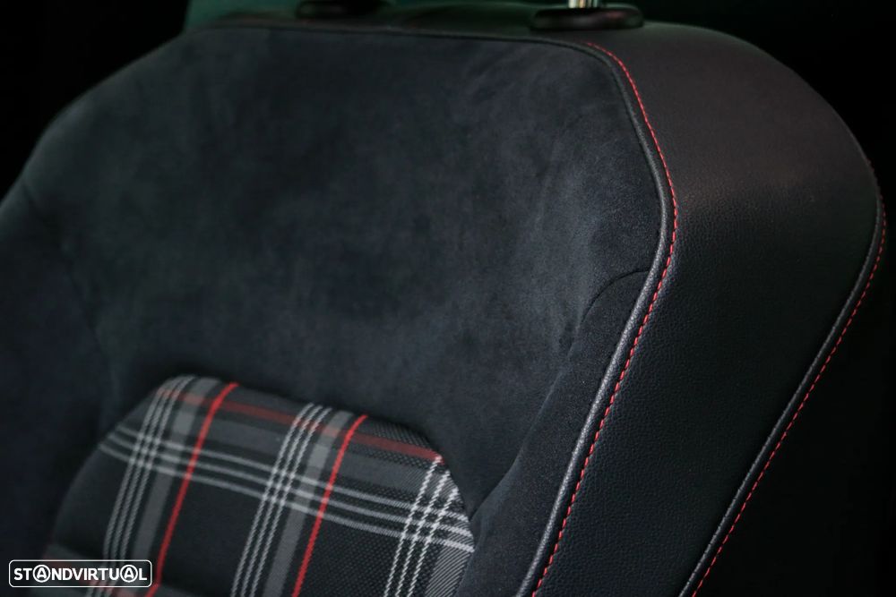 VW Golf 2.0 TSi GTi DSG Performance - 28