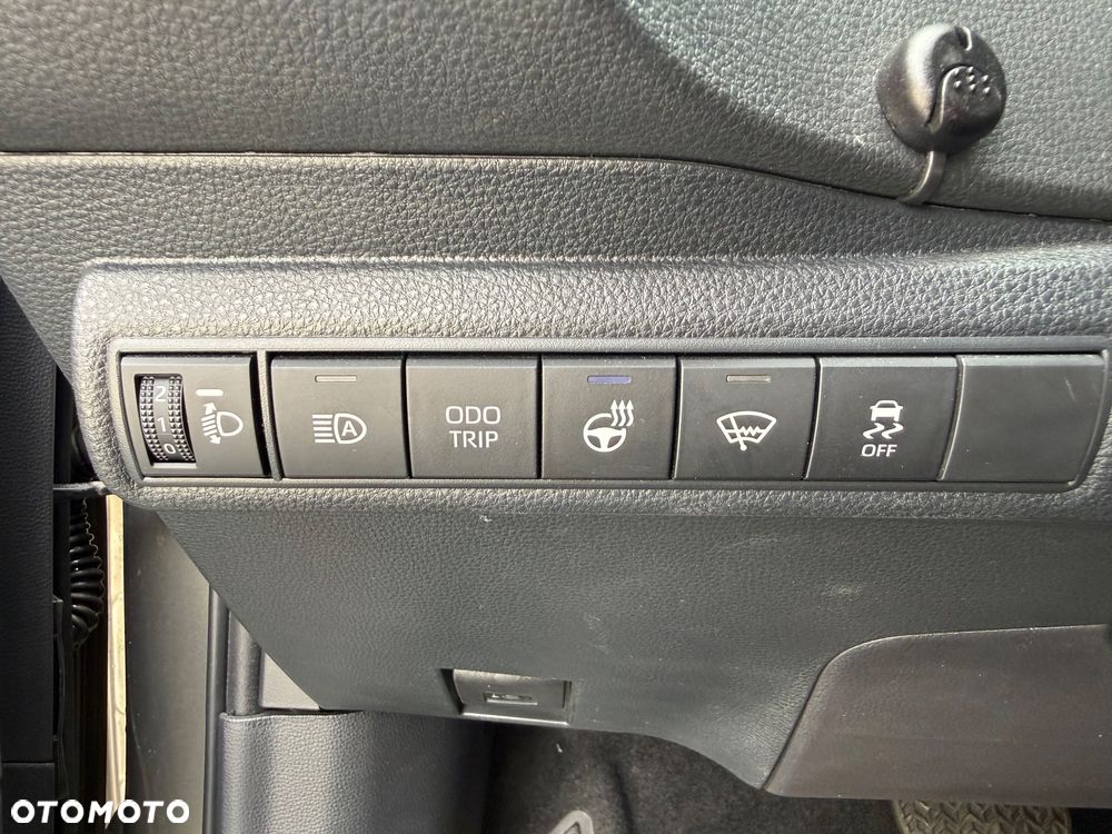 Toyota Corolla 2.0 Hybrid Comfort - 21