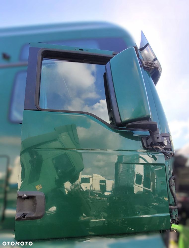 DRZWI KABINY KOMPLETNE WRAZ Z LUSTREM MAN TGX TGA EURO 6 PRAWE - 1