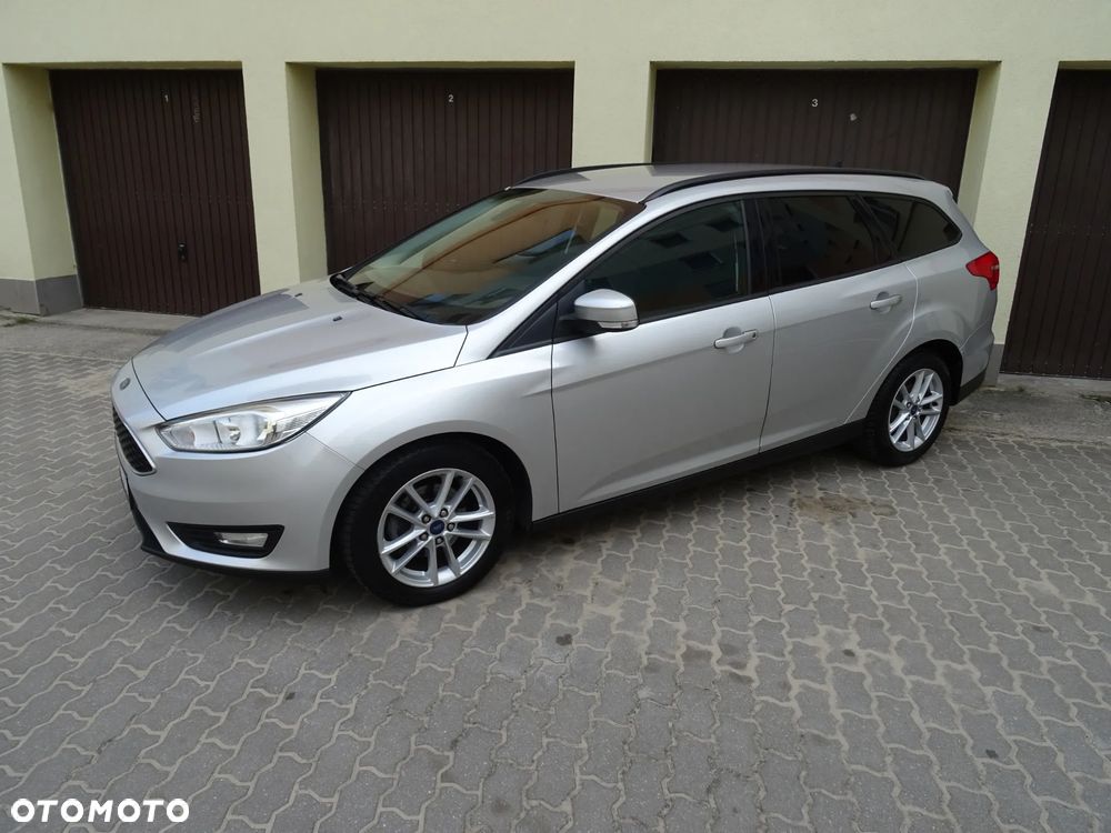 Ford Focus SW 1.6 TDCi DPF SYNC Edition - 16