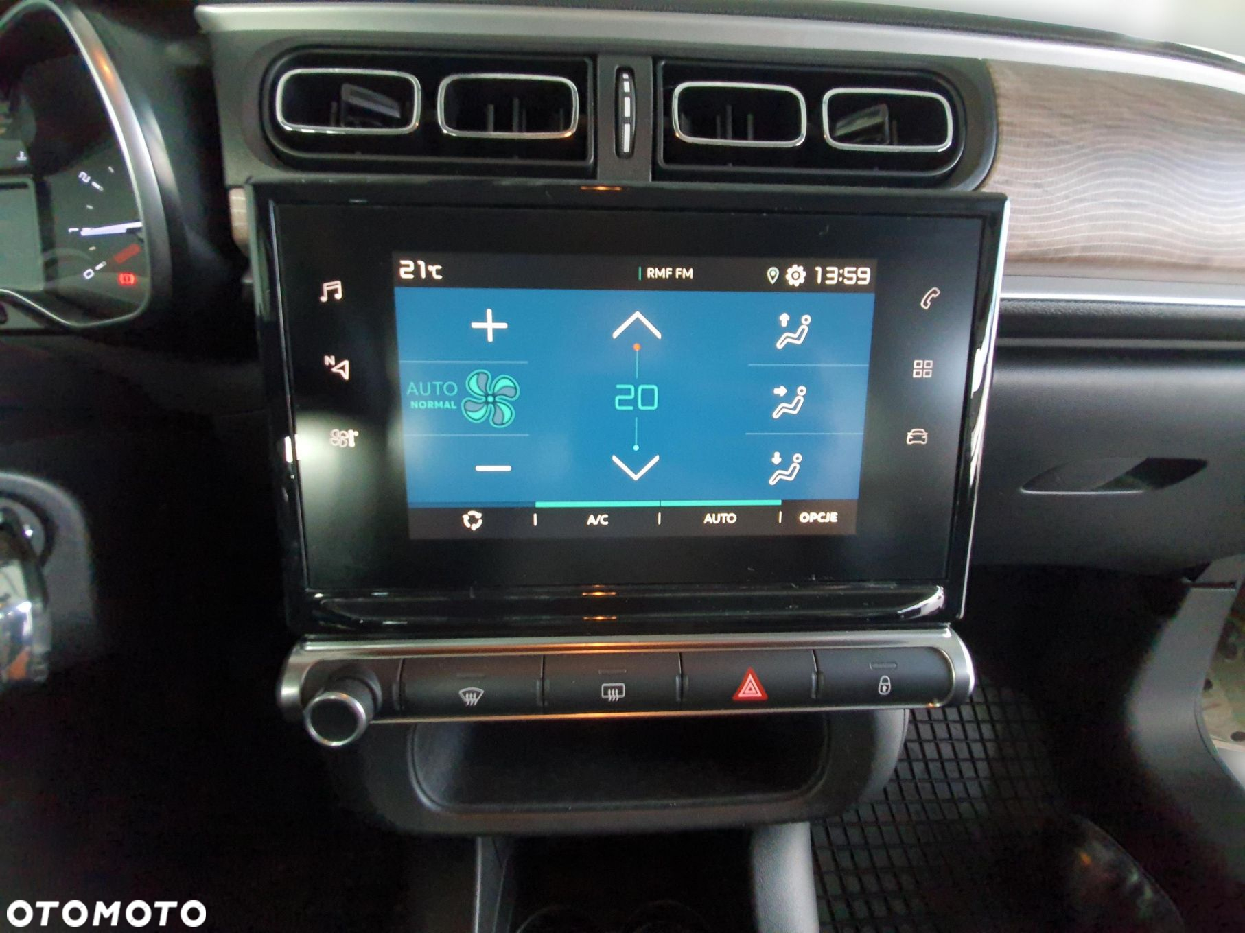 Citroën C3 1.2 PureTech Shine - 17