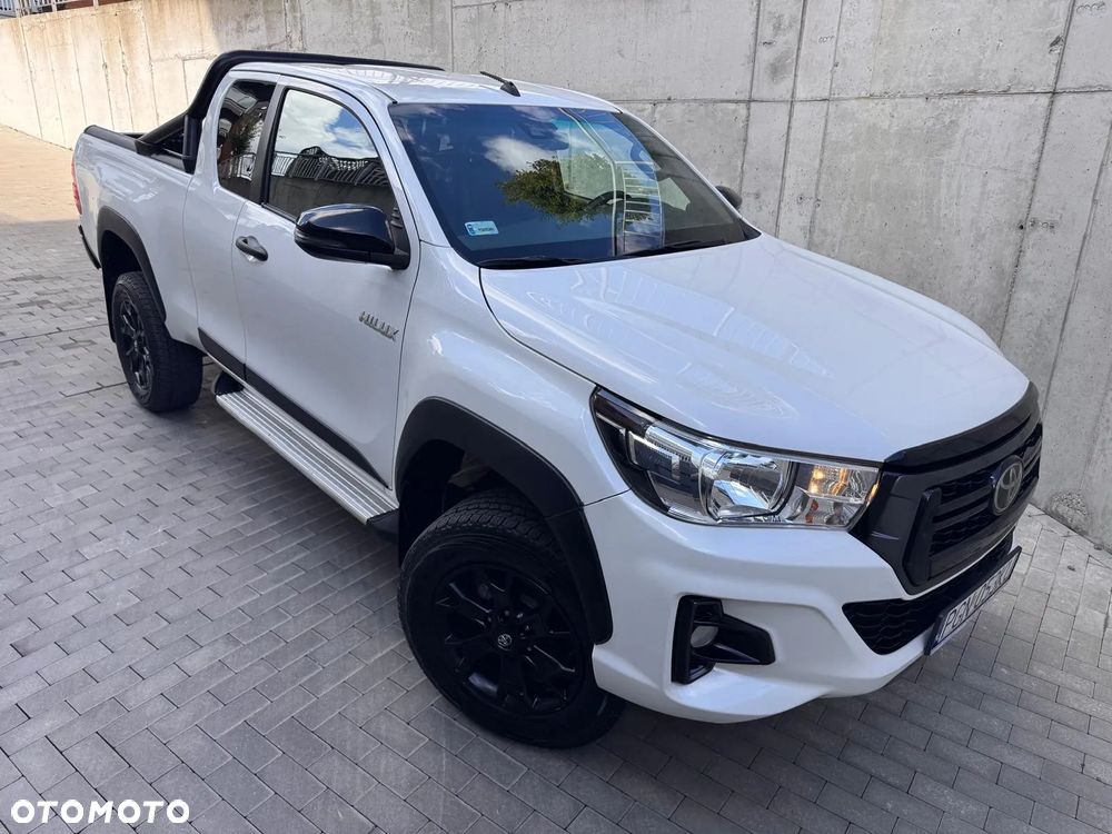 Toyota Hilux - 2