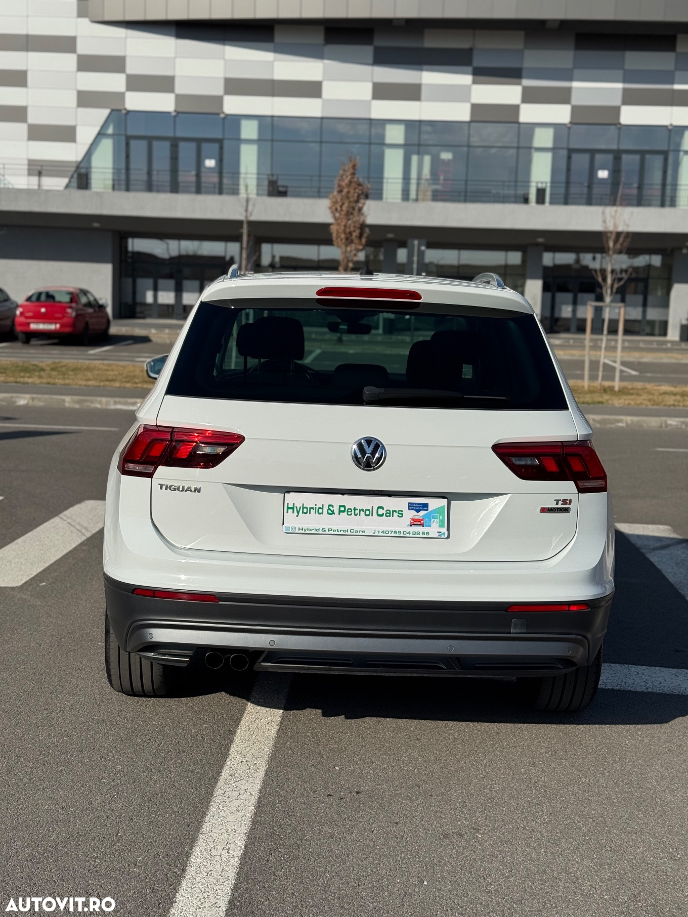 Volkswagen Tiguan - 13