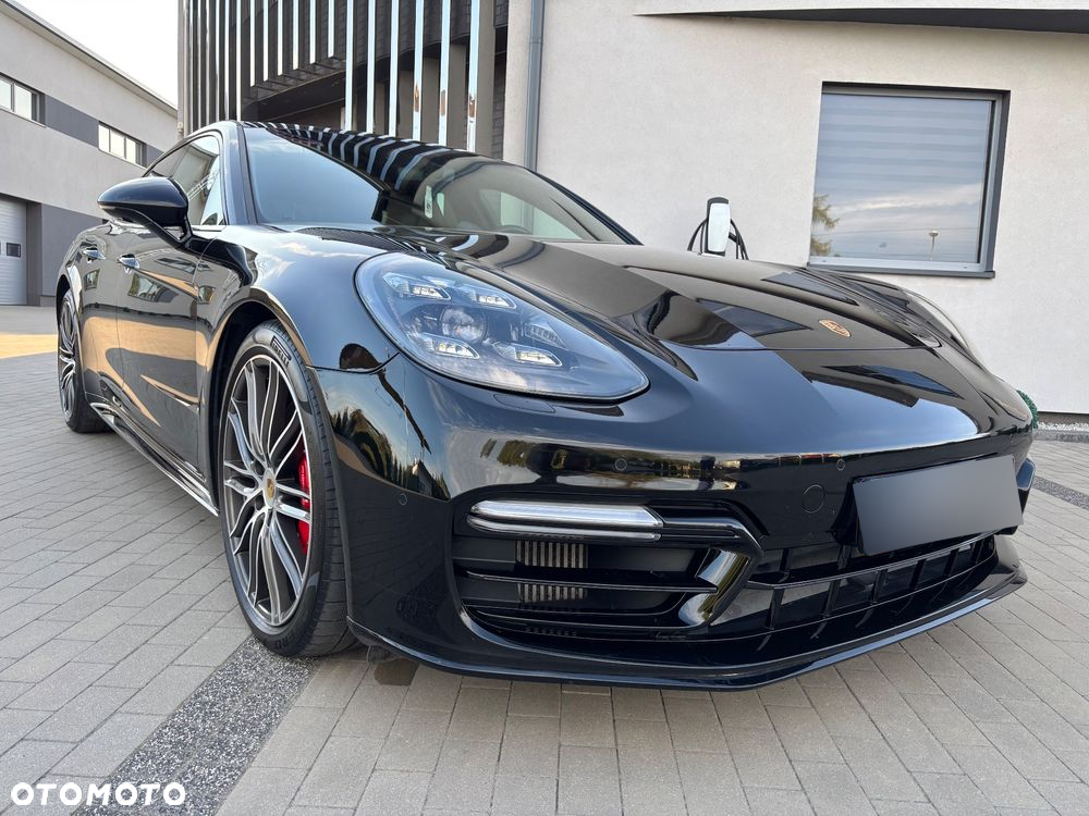 Porsche Panamera GTS Sport Turismo - 10