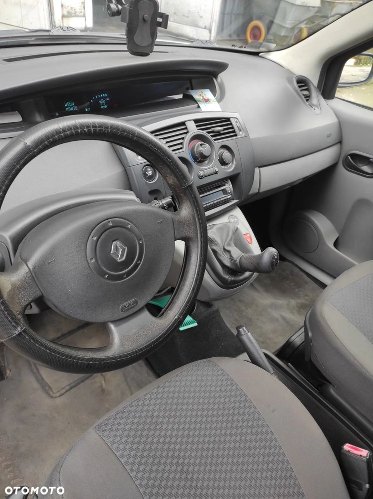 Renault Scenic 1.5 dCi Authentique - 5