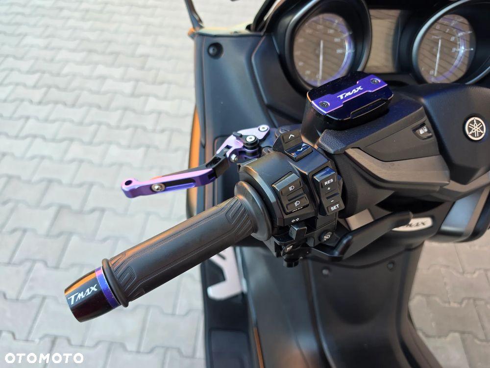 Yamaha Tmax - 9