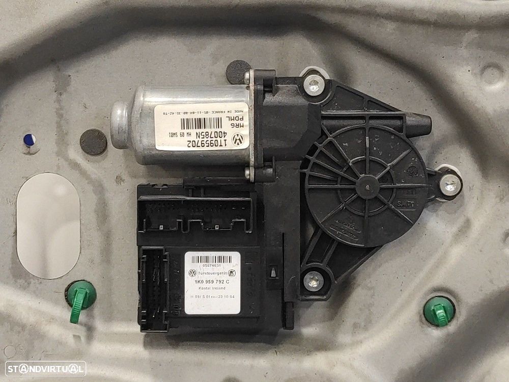 ELEVADOR DE VIDRO FRONTAL DIREITO VOLKSWAGEN TOURAN 2004 -1T1837730AE - 2