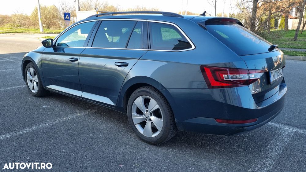 Skoda Superb 2.0 TDI DSG Ambition - 6