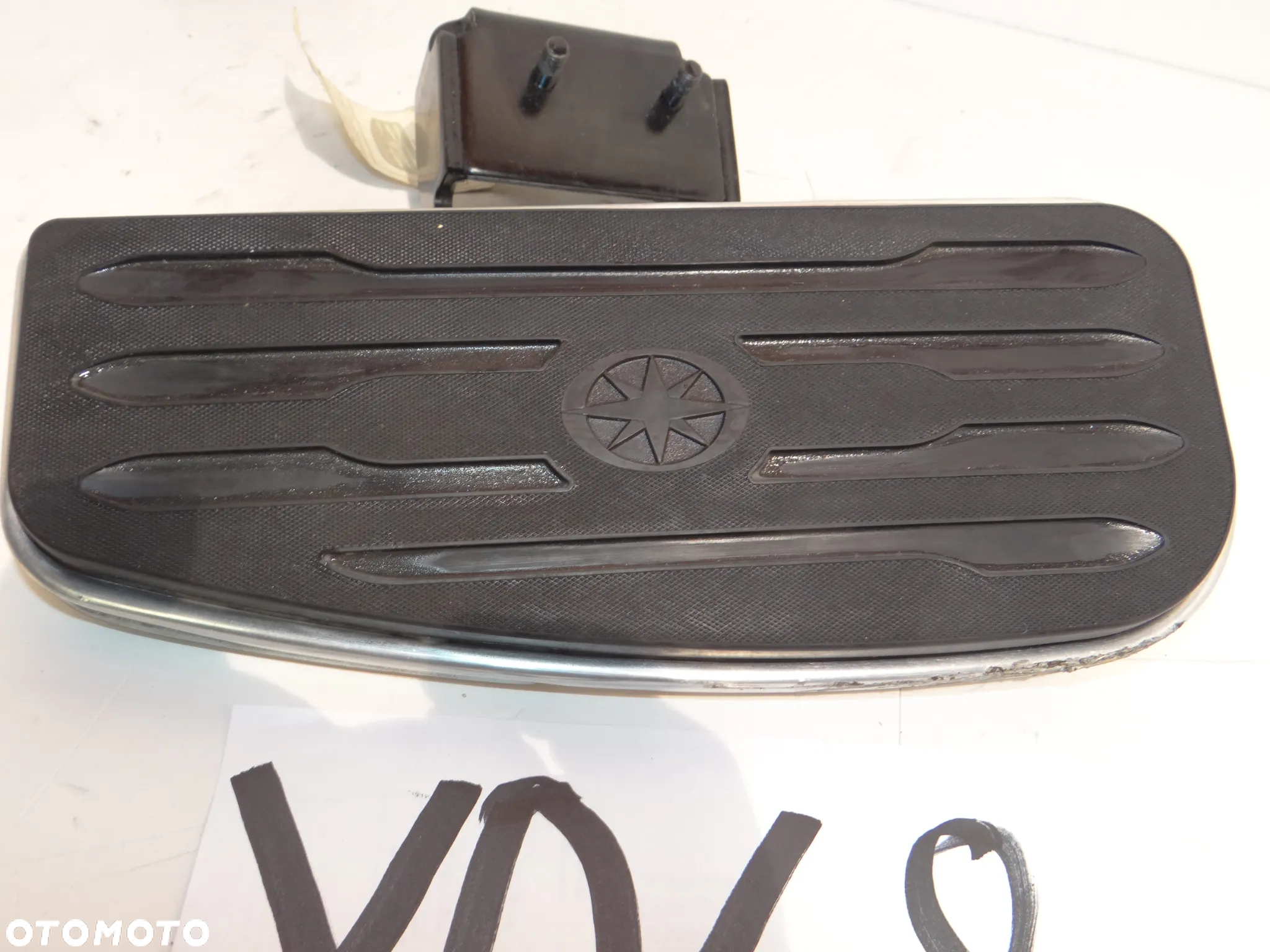 YAMAHA XVS 950 MIDNIGHT STAR PODEST PODUÓŻEK STOPKA SET  PRAWY  Y048 - 15
