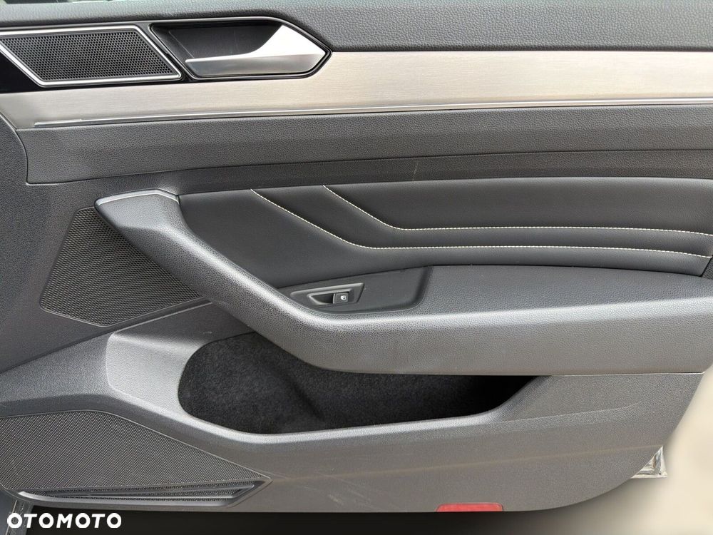 Volkswagen Passat - 27