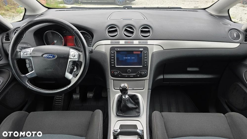 Ford S-Max - 22