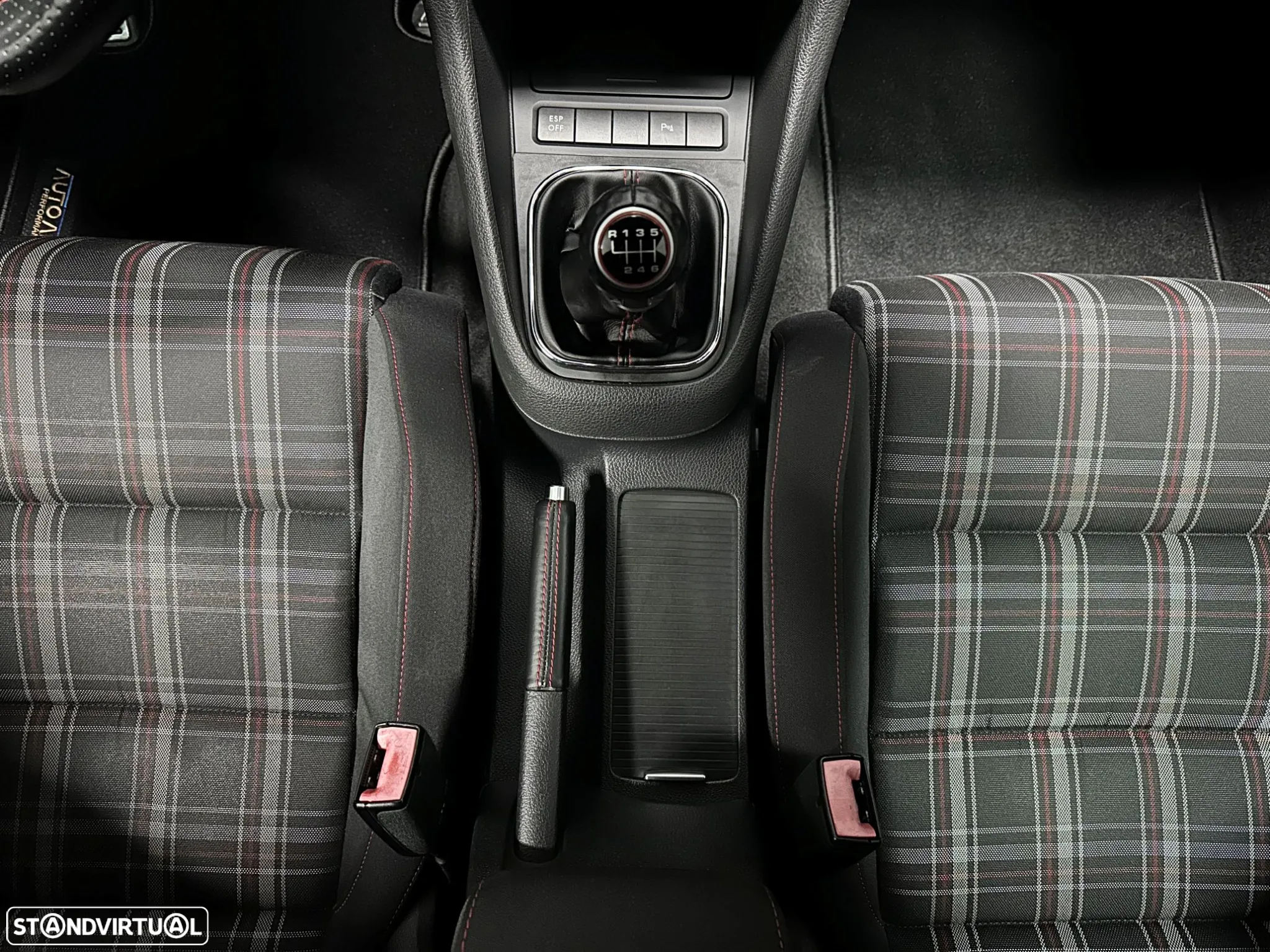 VW Golf 2.0 TSi GTI - 32