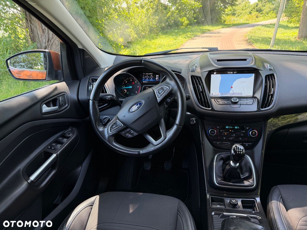 Ford Kuga 2.0 TDCi 2x4 Titanium - 16