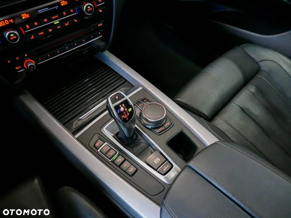 BMW X5 M M50d Sport-Aut - 24
