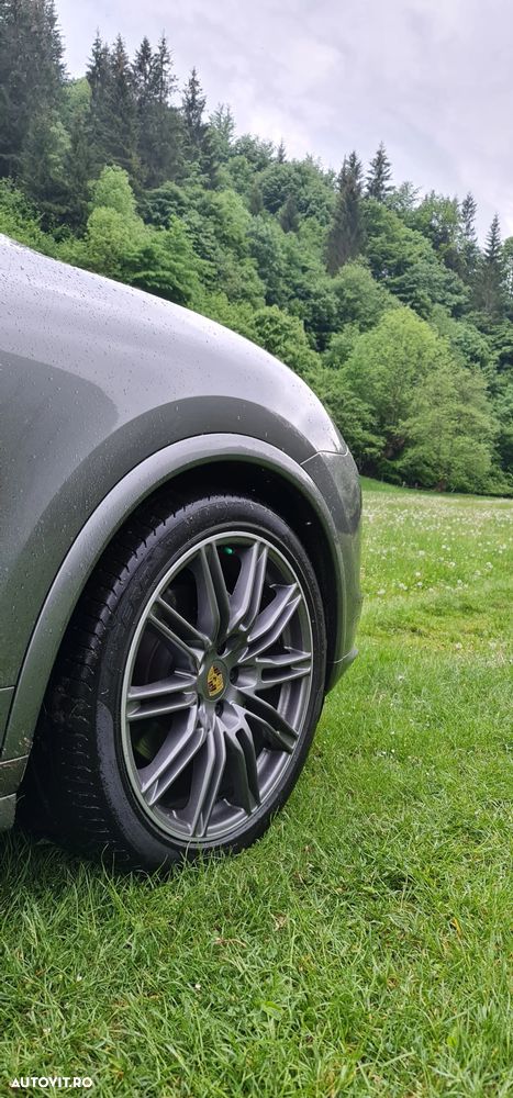 Porsche Cayenne - 16