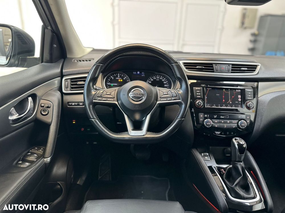 Nissan Qashqai 1.7 dCi Xtronic ALL-MODE 4x4i TEKNA+ - 11