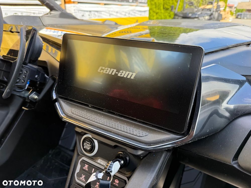 Can-Am Maverick - 12