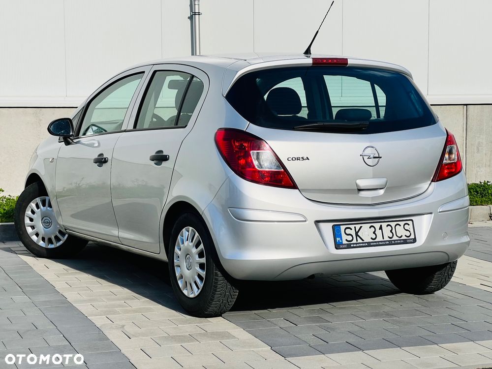 Opel Corsa 1.2 16V Essentia - 18