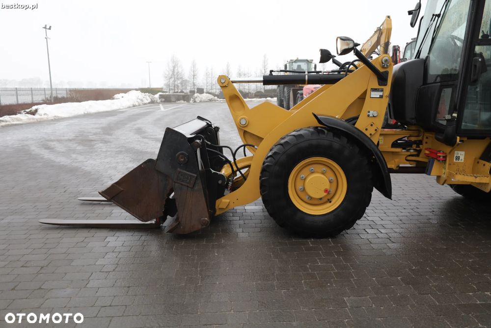 Caterpillar CAT 906M - 13