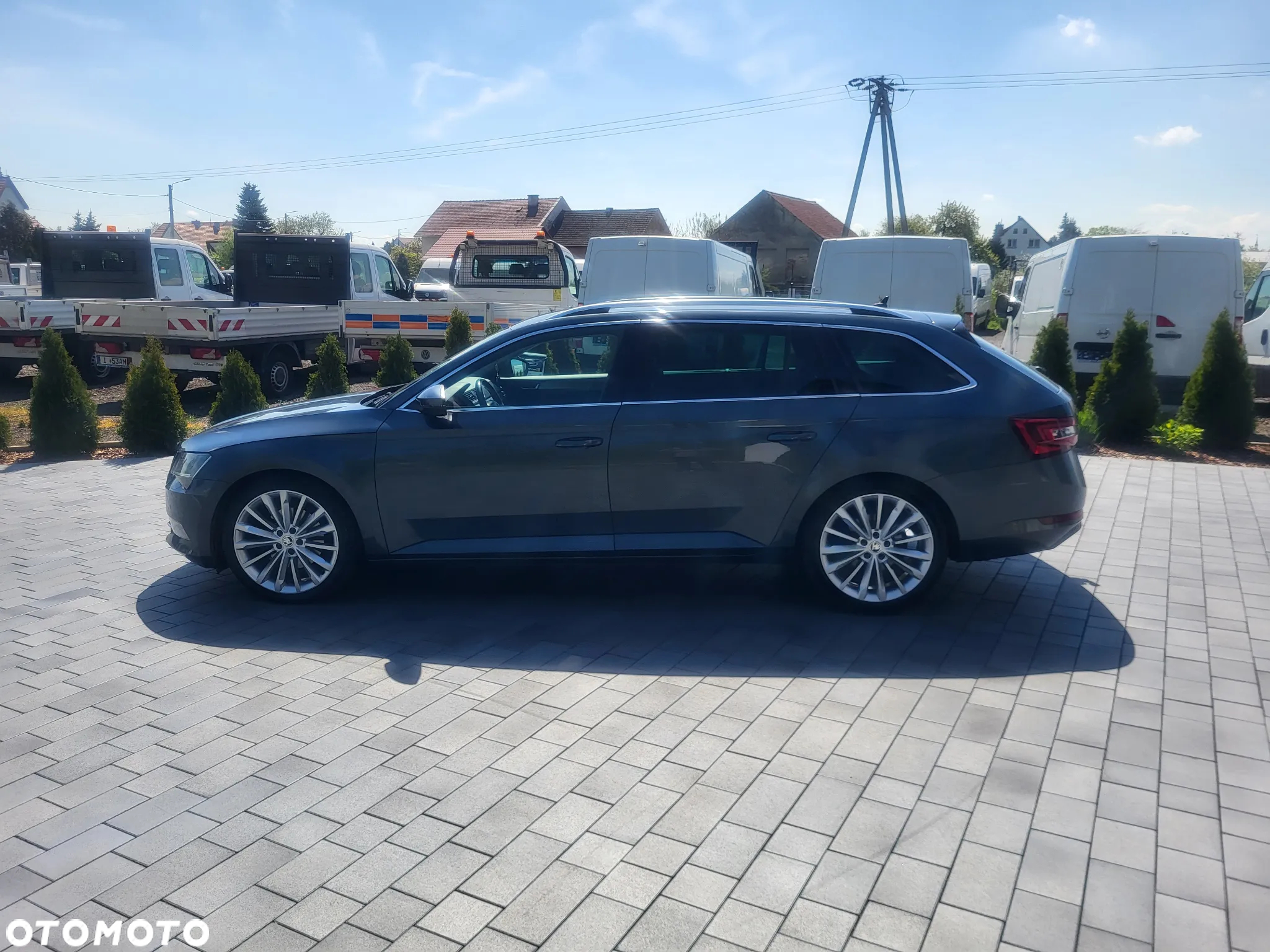 Skoda Superb 2.0 TDI DSG Sportline - 2