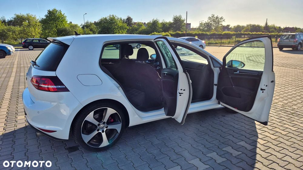 Volkswagen Golf - 19