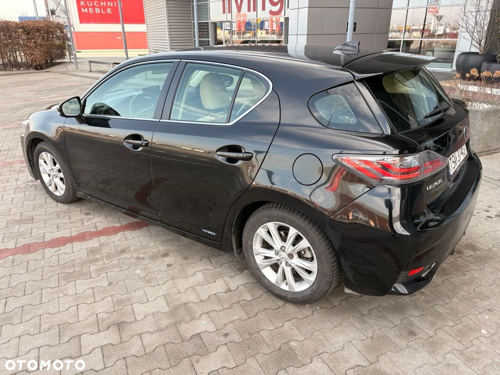 Lexus CT - 11