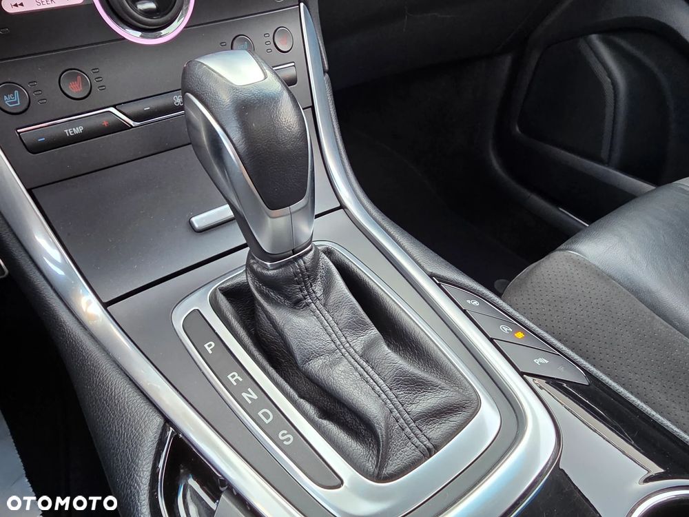 Ford Edge 2.0 TDCi Bi-Turbo 4x4 Sport - 28