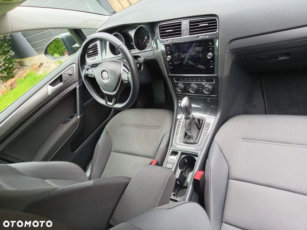 Volkswagen Golf - 12