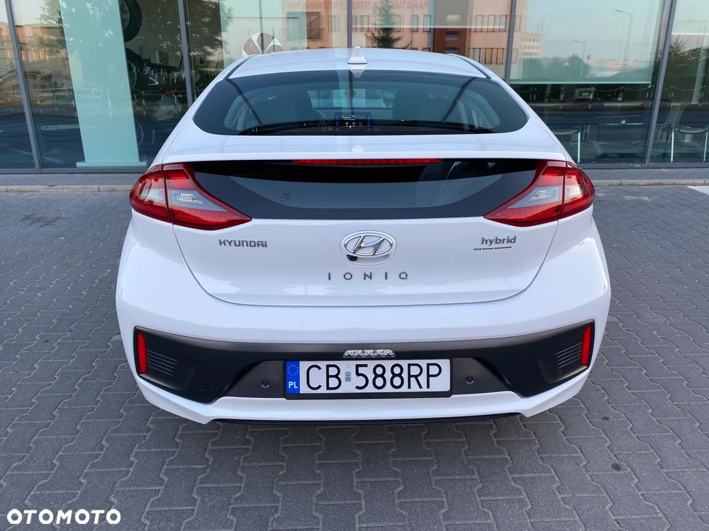 Hyundai IONIQ - 7