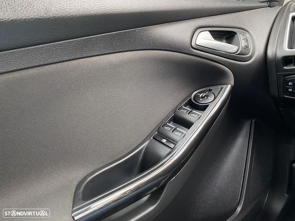 Ford Focus SW 1.5 TDCi Titanium - 27