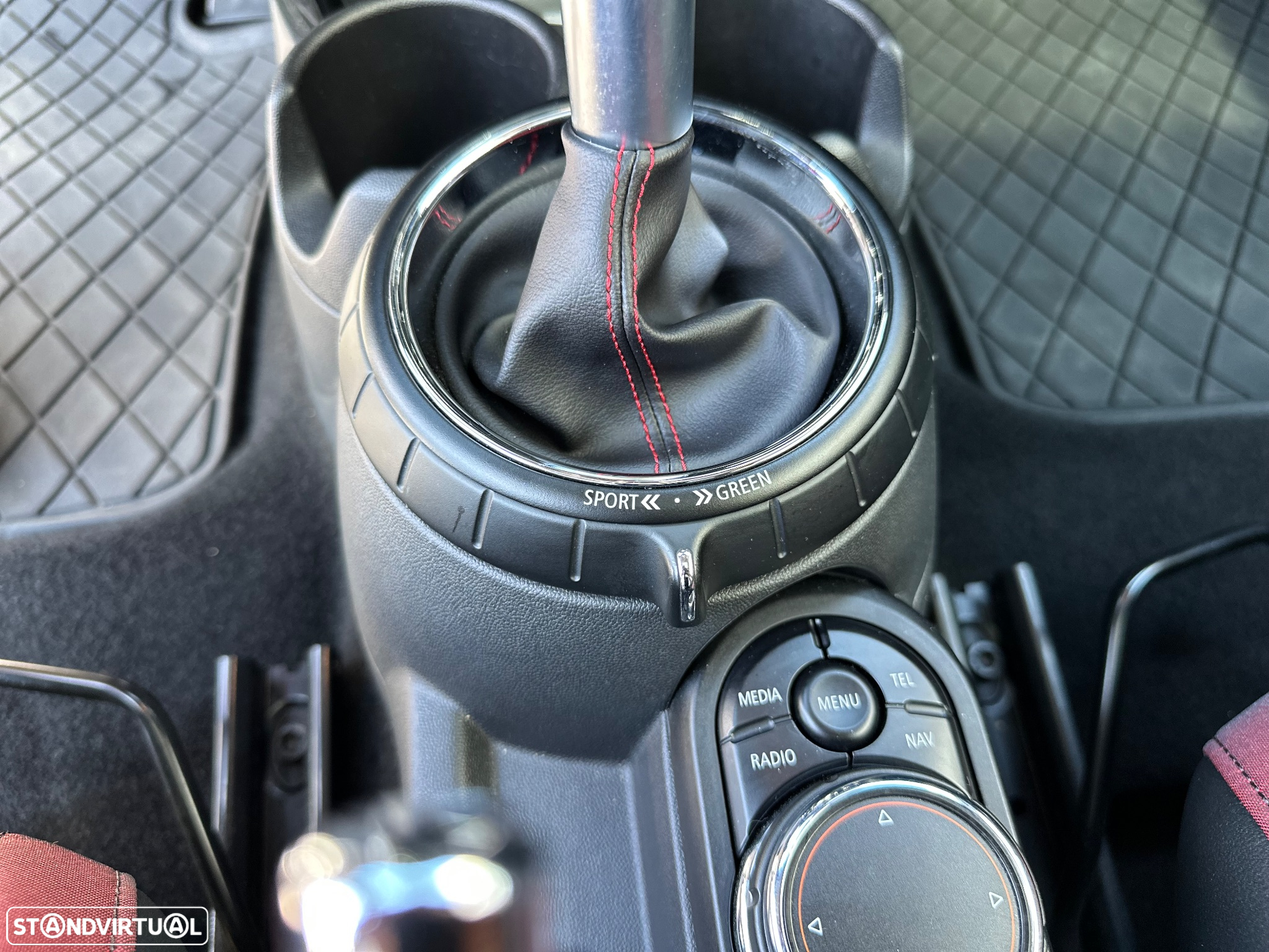 MINI 3 Portas John Cooper Works Auto Desportiva - 24