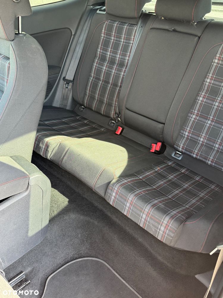 Volkswagen Golf 2.0 GTI DSG - 12
