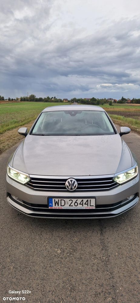 Volkswagen Passat - 2