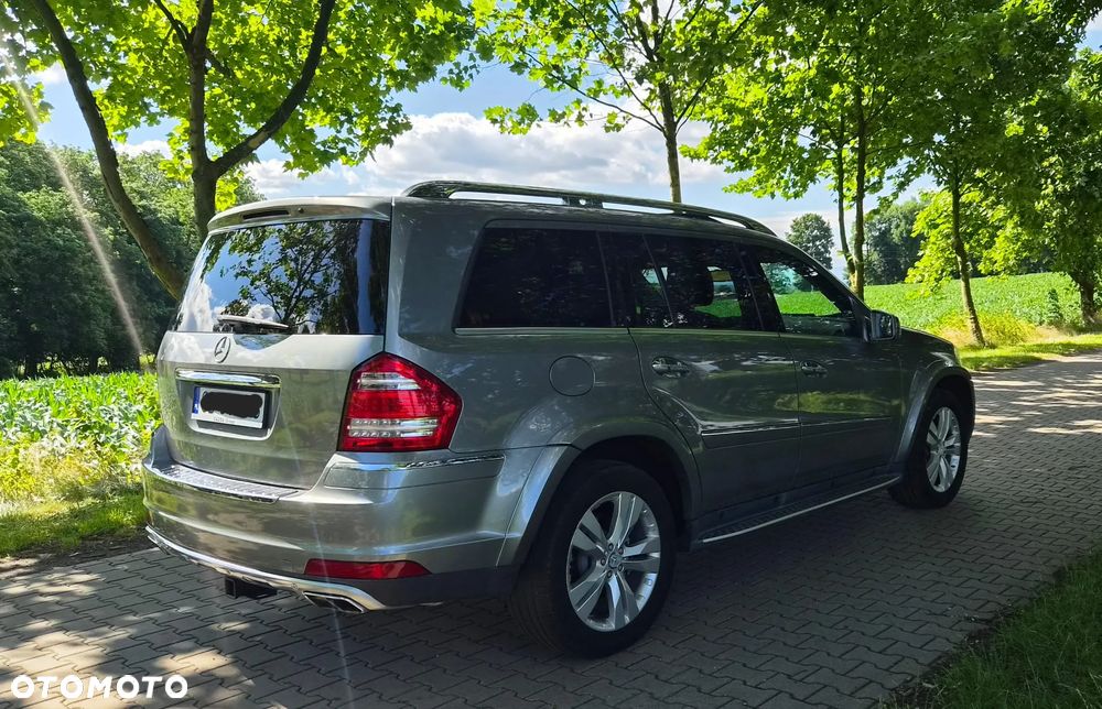Mercedes-Benz GL 500 4Matic 7G-TRONIC - 3