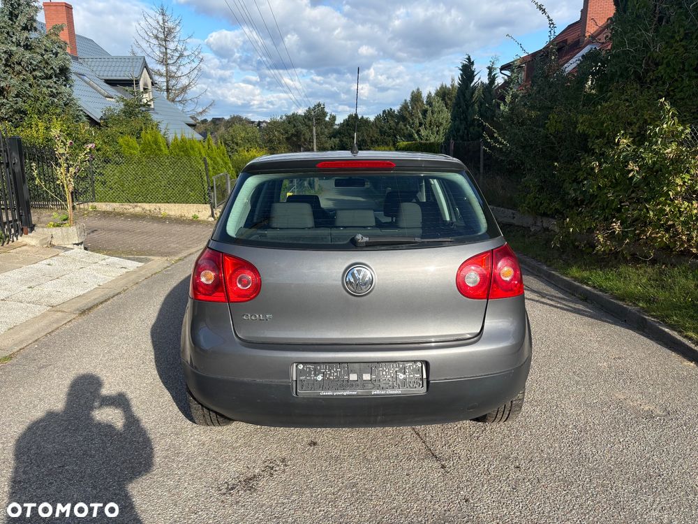 Volkswagen Golf - 6
