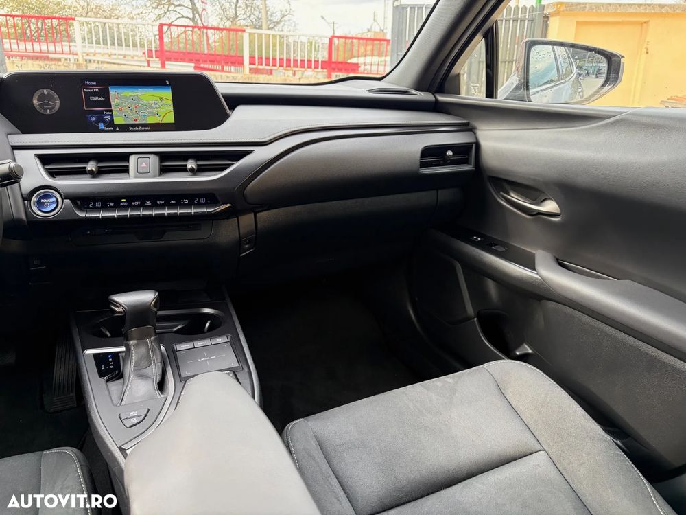 Lexus UX 250h Business Edition - 25