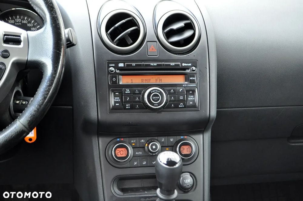 Nissan Qashqai - 25