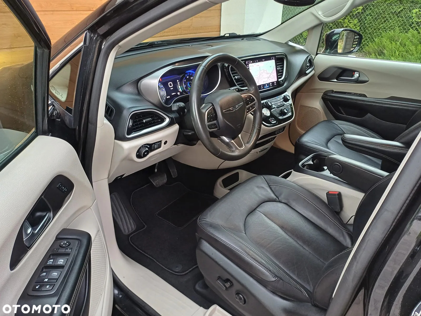 Chrysler Pacifica - 9