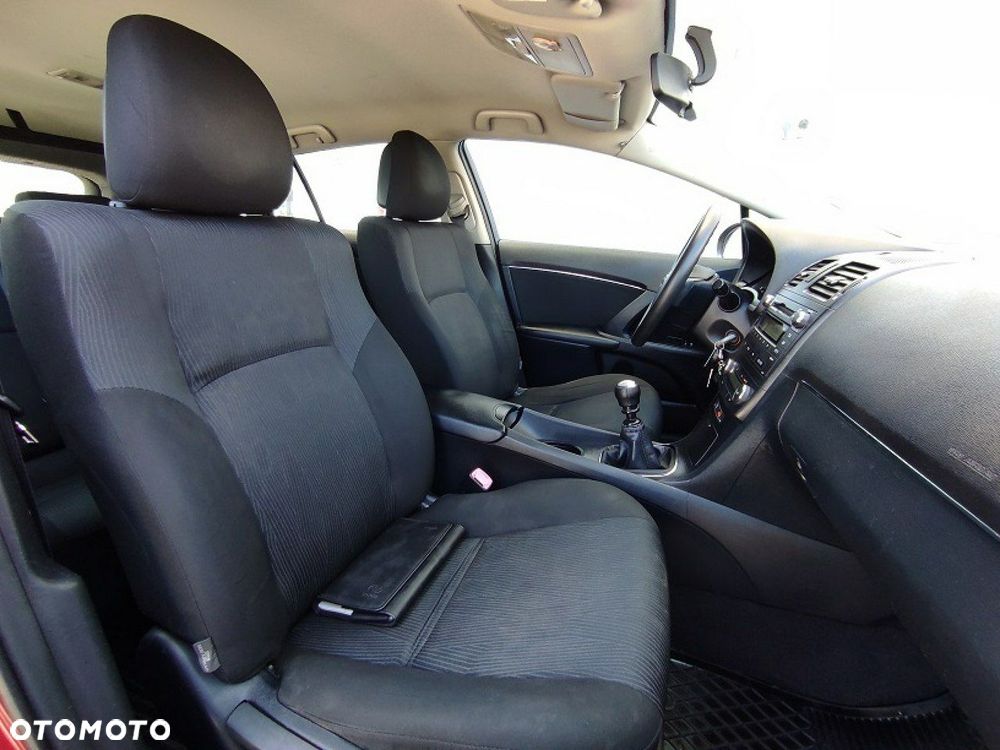 Toyota Avensis - 12