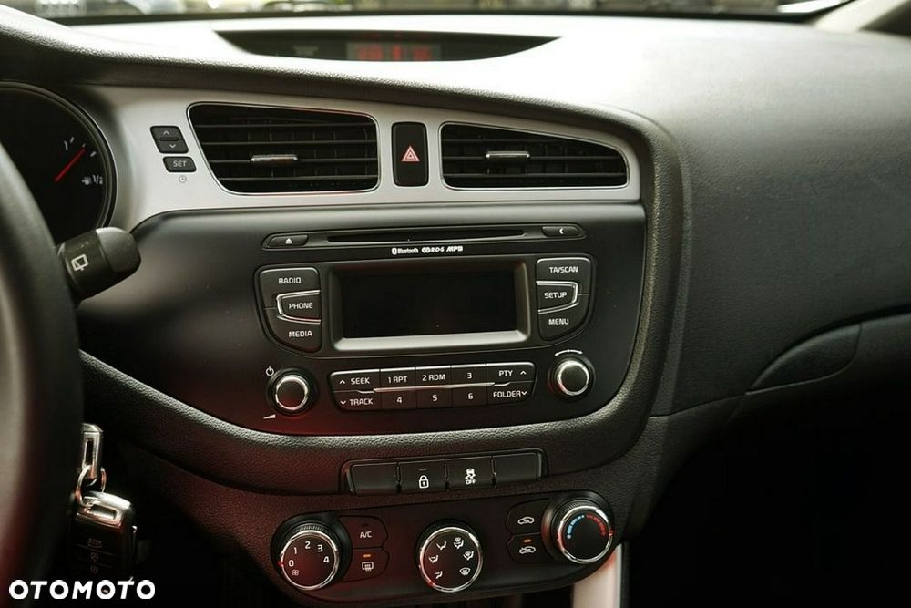 Kia Ceed - 22