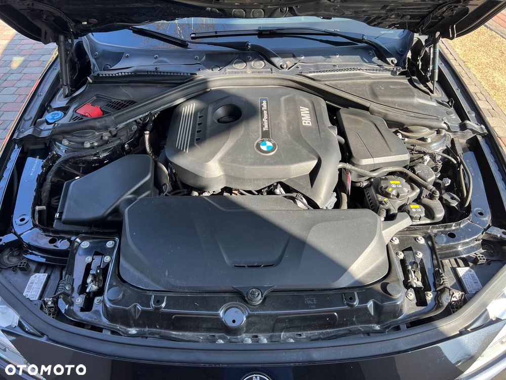 BMW Seria 3 330i xDrive Luxury Line - 15