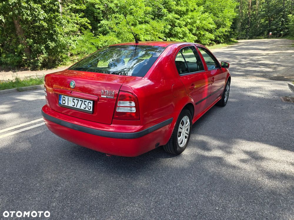 Skoda Octavia 1.6 Ambiente - 8