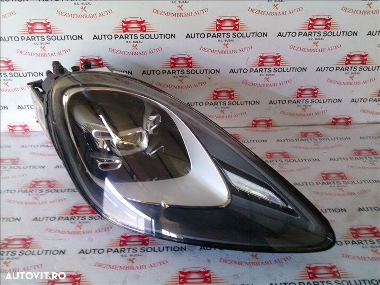 far dreapta porsche cayenne an fabr. 2022 - 1