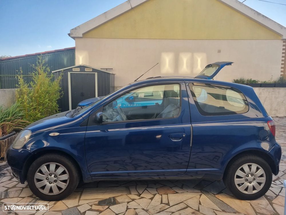 Toyota Yaris 1.0 Base - 2