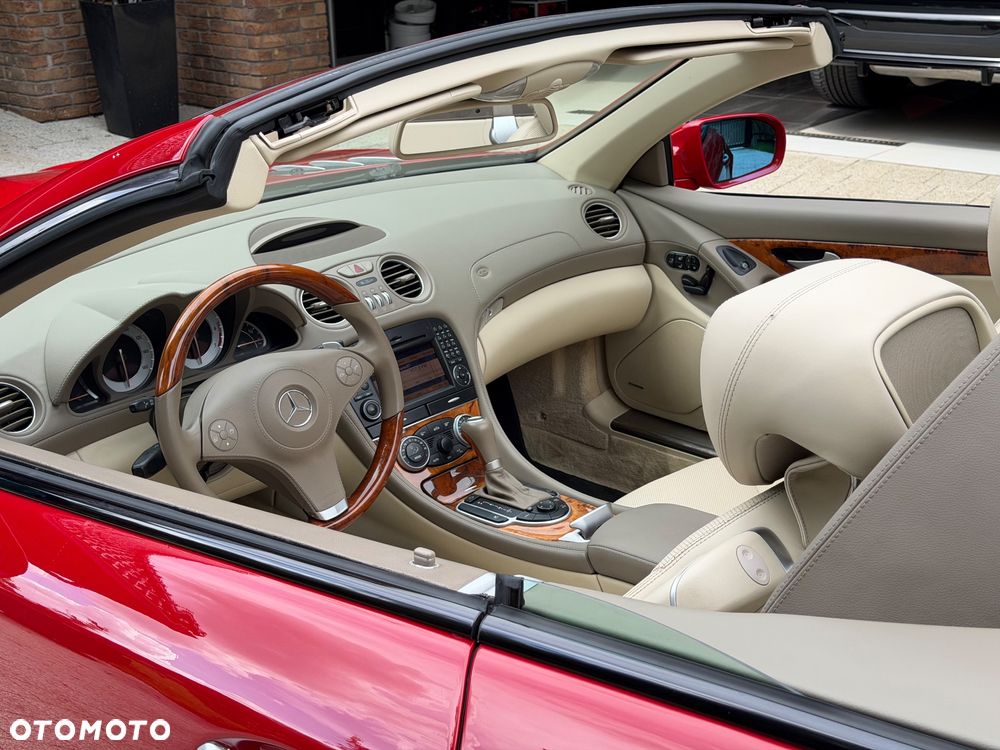 Mercedes-Benz SL - 17